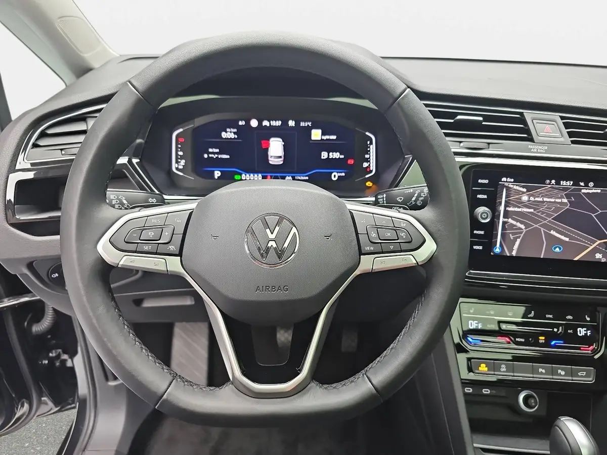 VW TOURAN 1.5 TSI DSG HIGHLINE R-LINE NAVI LED ACC PANO KAME