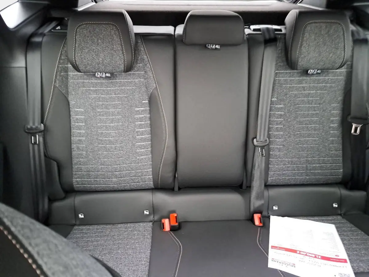 PEUGEOT 3008 1.2 HYBRID 145 E-DSC6 ALLURE LED DAB WINTER AHK LM