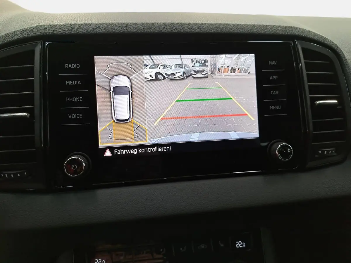 SKODA KAROQ 1.5 TSI DSG SPORTLINE NAVI LED-MATRIX PANO CANTON 