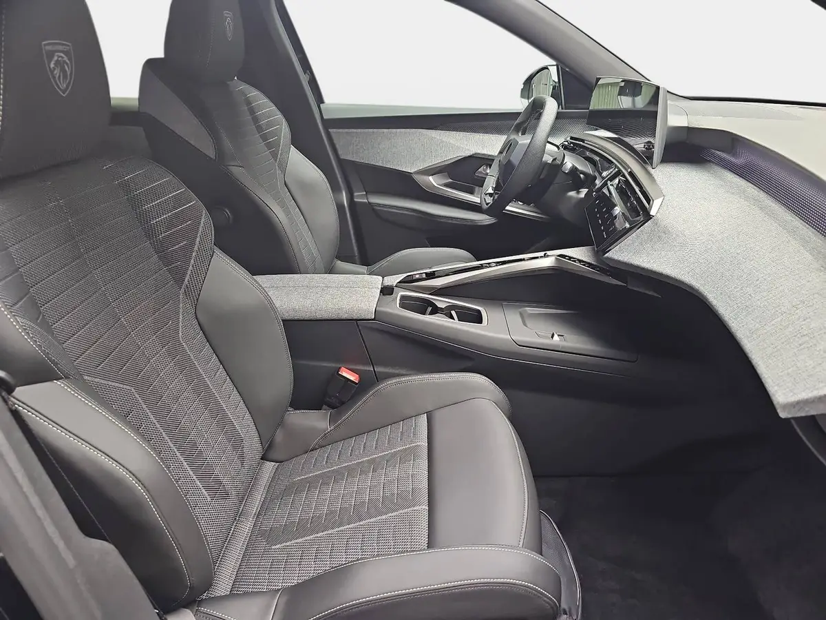 PEUGEOT 3008 1.2 HYBRID 145 E-DSC6 GT NAVI KLIMA LED AHK LM19