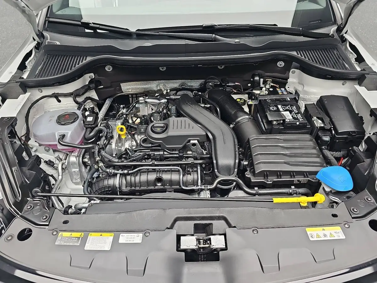 SKODA KAROQ 1.5 TSI DSG SPORTLINE NAVI LED-MATRIX PANO CANTON