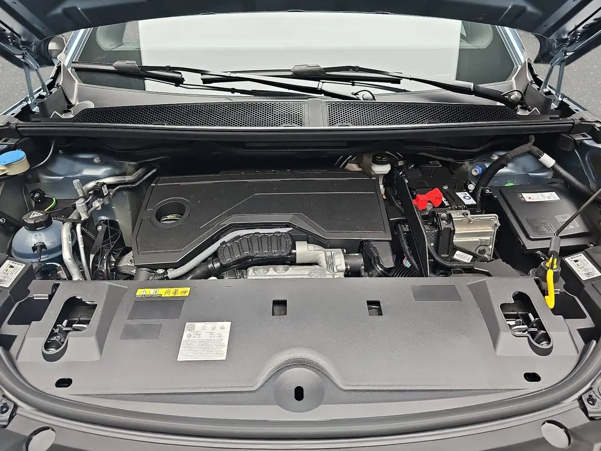 PEUGEOT 5008 1.2 HYBRID 145 E-DSC6 GT KLIMA LED 7-S DAB 360° AH