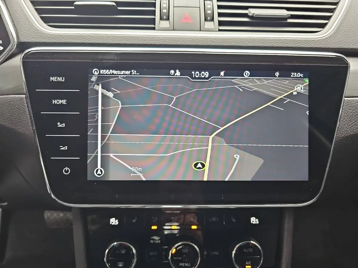 SKODA SUPERB COMBI 2.0 TDI DSG STYLE NAVI LED AHK