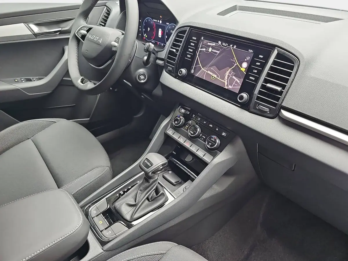 SKODA KAROQ 2.0 TDI DSG DRIVE NAVI LED AHK LM