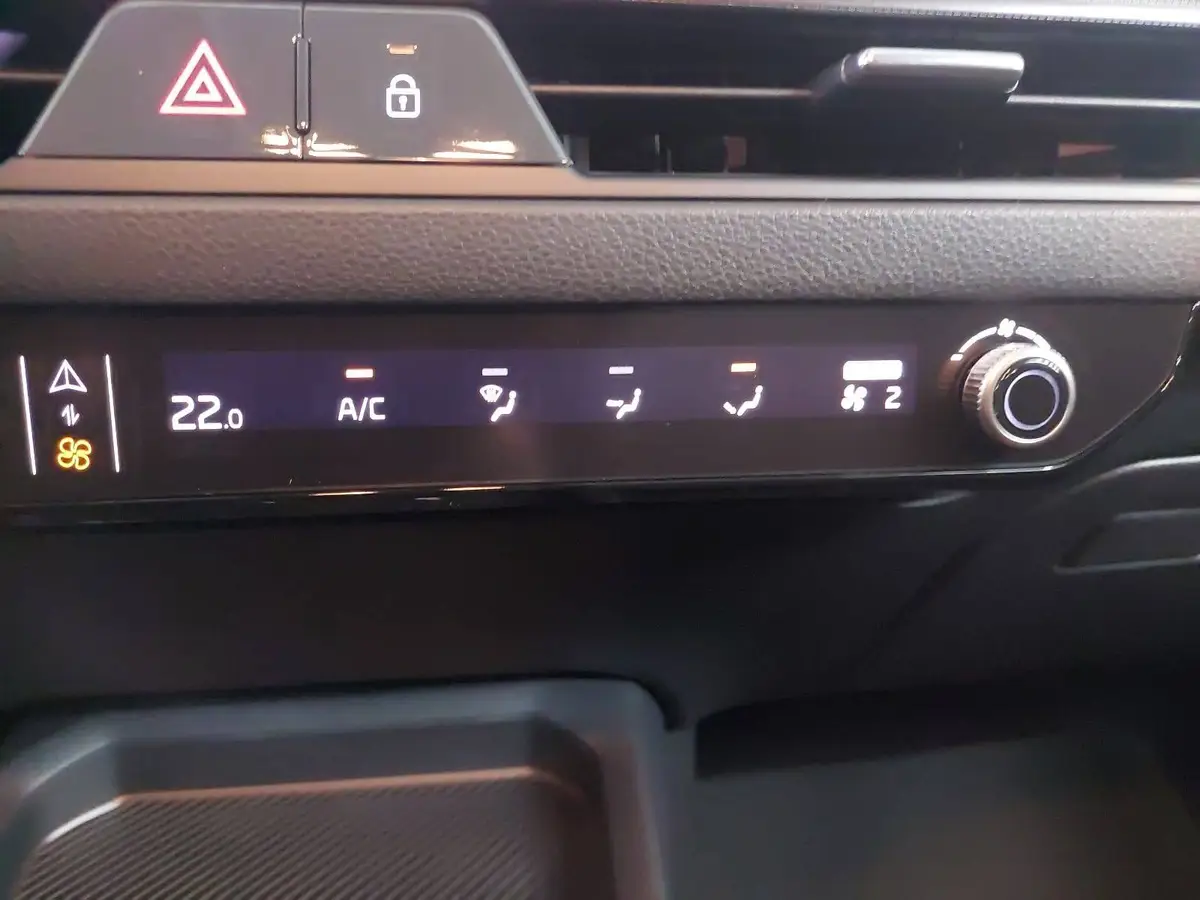 KIA STONIC 1.0 T-GDI 100 VISION MJ26 SITZH. NAVI