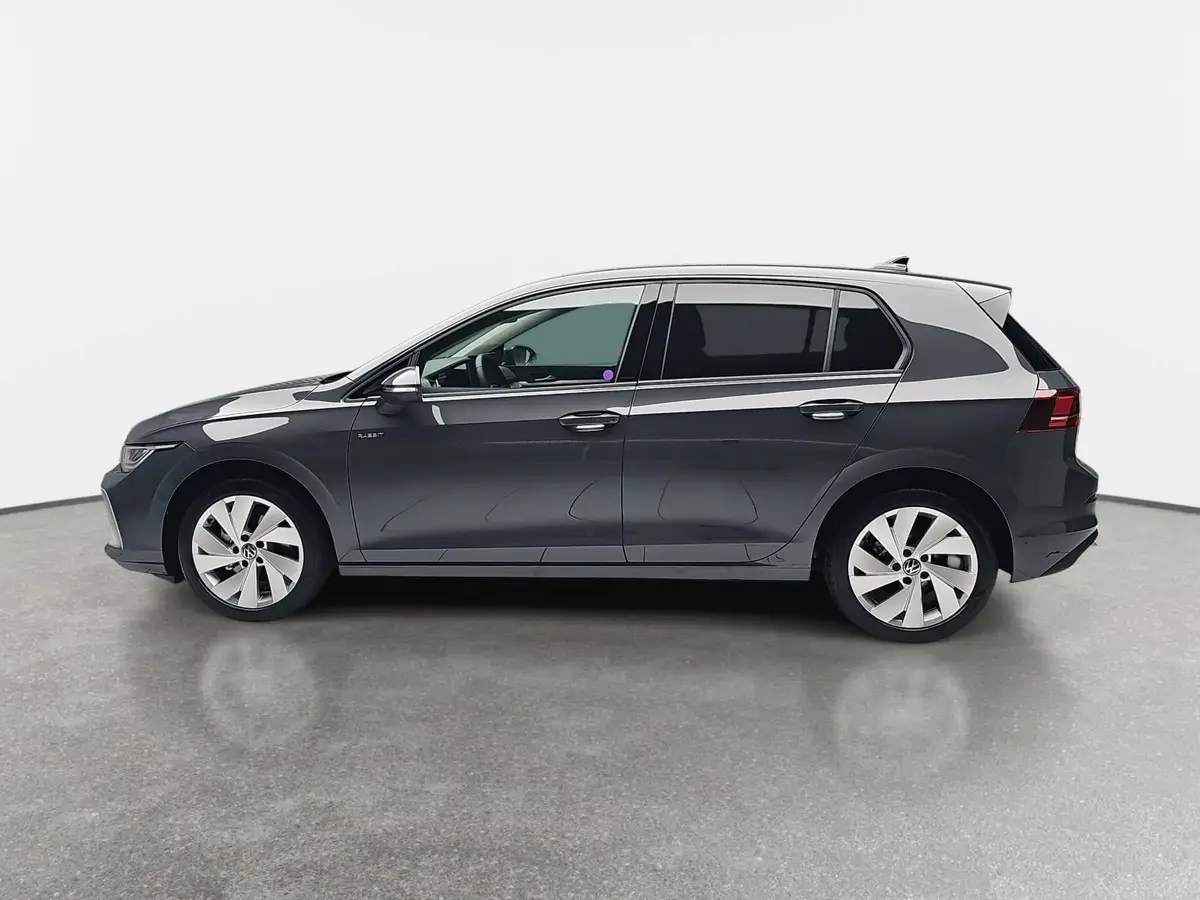 VW GOLF VIII 1.5 TSI LIFE LED ACC KAMERA AHK LM17