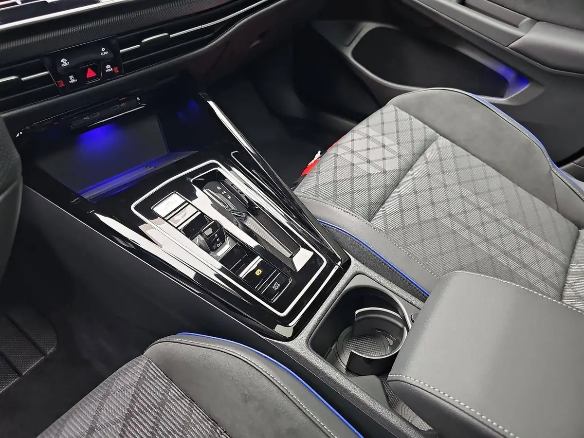 VW GOLF 1.5 ETSI DSG VIII R-LINE NAVI MATRIX-LED