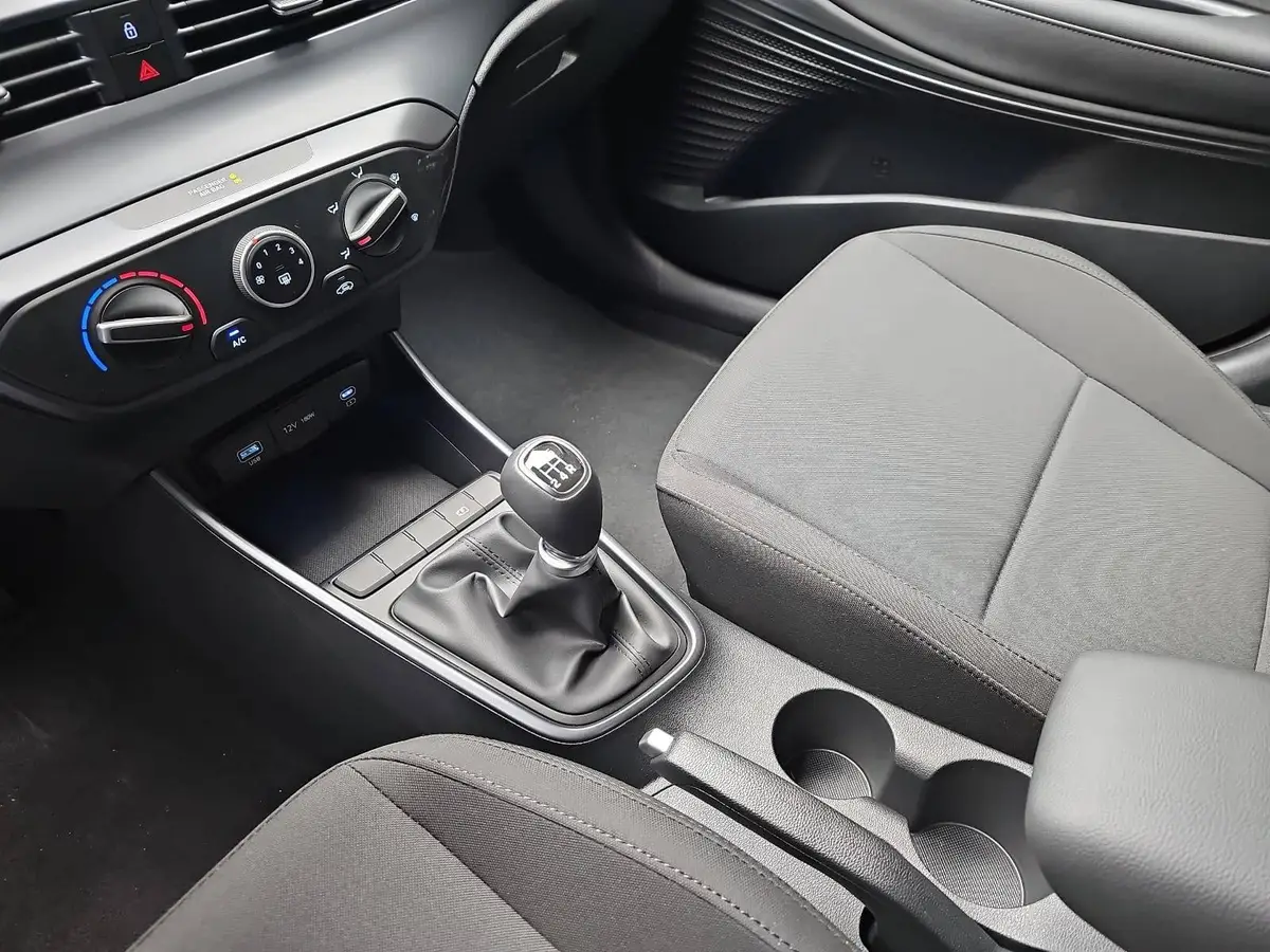 HYUNDAI I20 1.2 NAVI LED KLIMA GRA DAB SPURPAKET PDC KAMERA LM