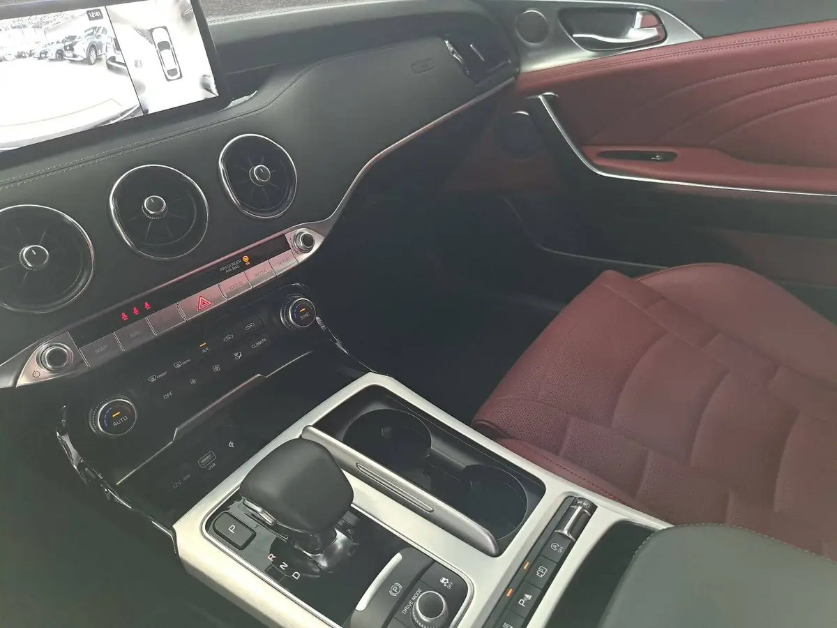 KIA STINGER 3.3 V6 T-GDI AUTO. 4WD GT NAVI LED LEDER WINTER KA