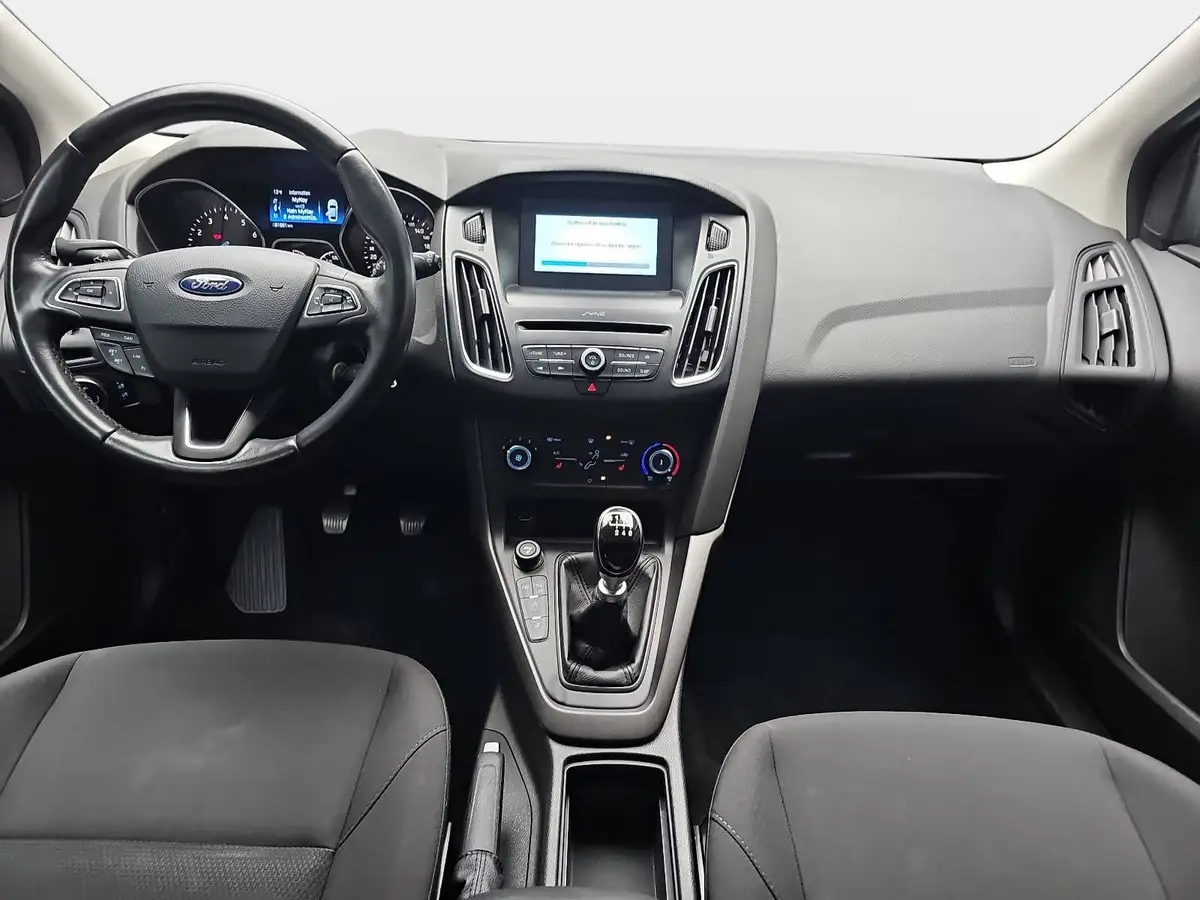 FORD FOCUS 1.0 EB BUSINESS NAVI GRA WINTER P-ASSIST AHK