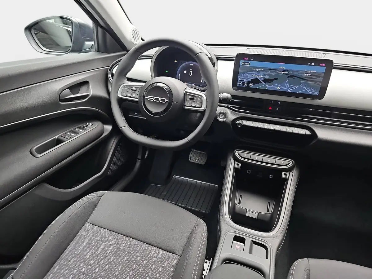 FIAT 600 1.2 T3 HYBRID DCT BUSINESS EDITION MJ26 ALLWETTERREIFEN