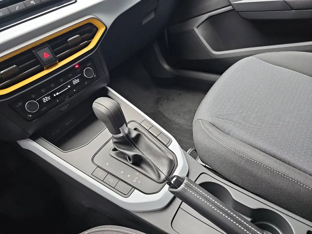 SEAT ARONA 1.0 TSI DSG STYLE LED KLIMAAUTO SMARTLINK PDC LM16