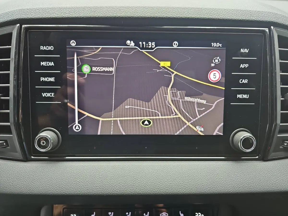 SKODA KAROQ 1.5 TSI DSG SELECTION NAVI LED ACC WINTER KAMERA A