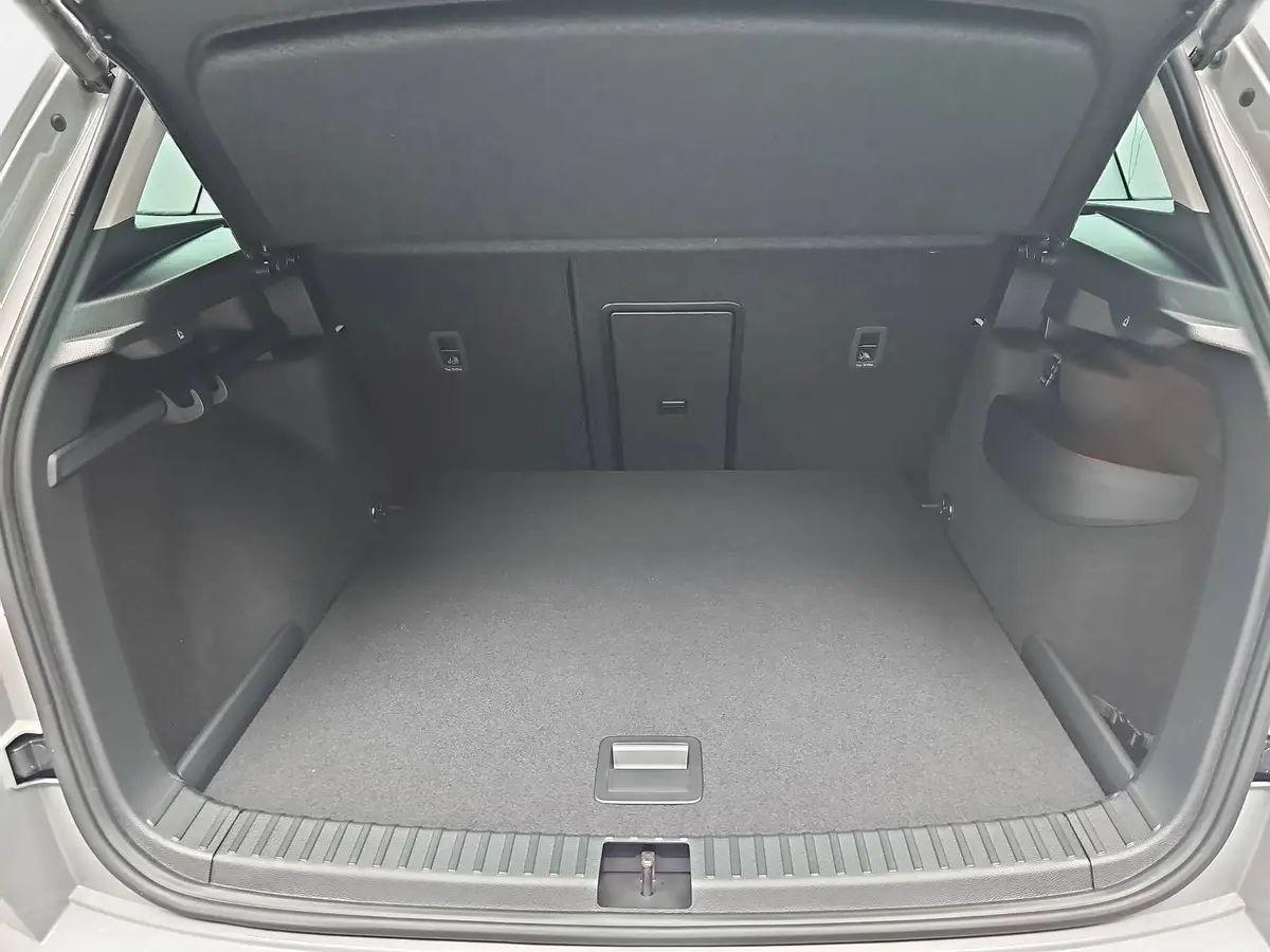 SKODA KAROQ 1.5 TSI DSG SELECTION NAVI LED ACC WINTER KAMERA A