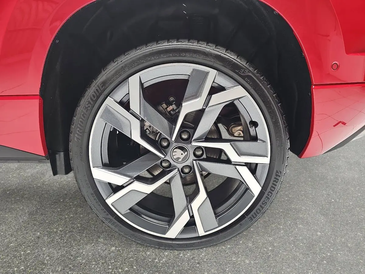 SKODA KAROQ 1.5 TSI DSG SPORTLINE NAVI LED-MATRIX PANO WINTER 