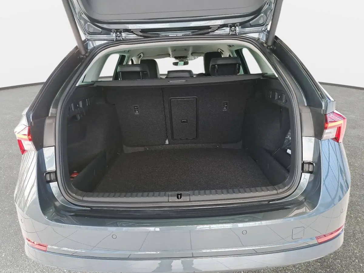 SKODA OCTAVIA COMBI 1.5 TSI ACT OPF STYLE NAVI MATRIX-LED KAMERA LM18