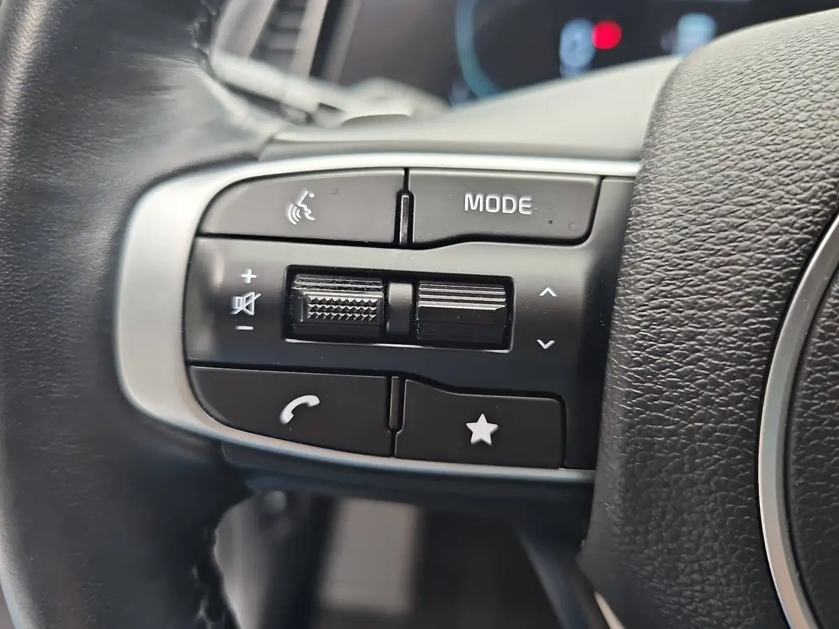 KIA SPORTAGE 1.6 T-GDI DCT VISION NAVI LED AHK