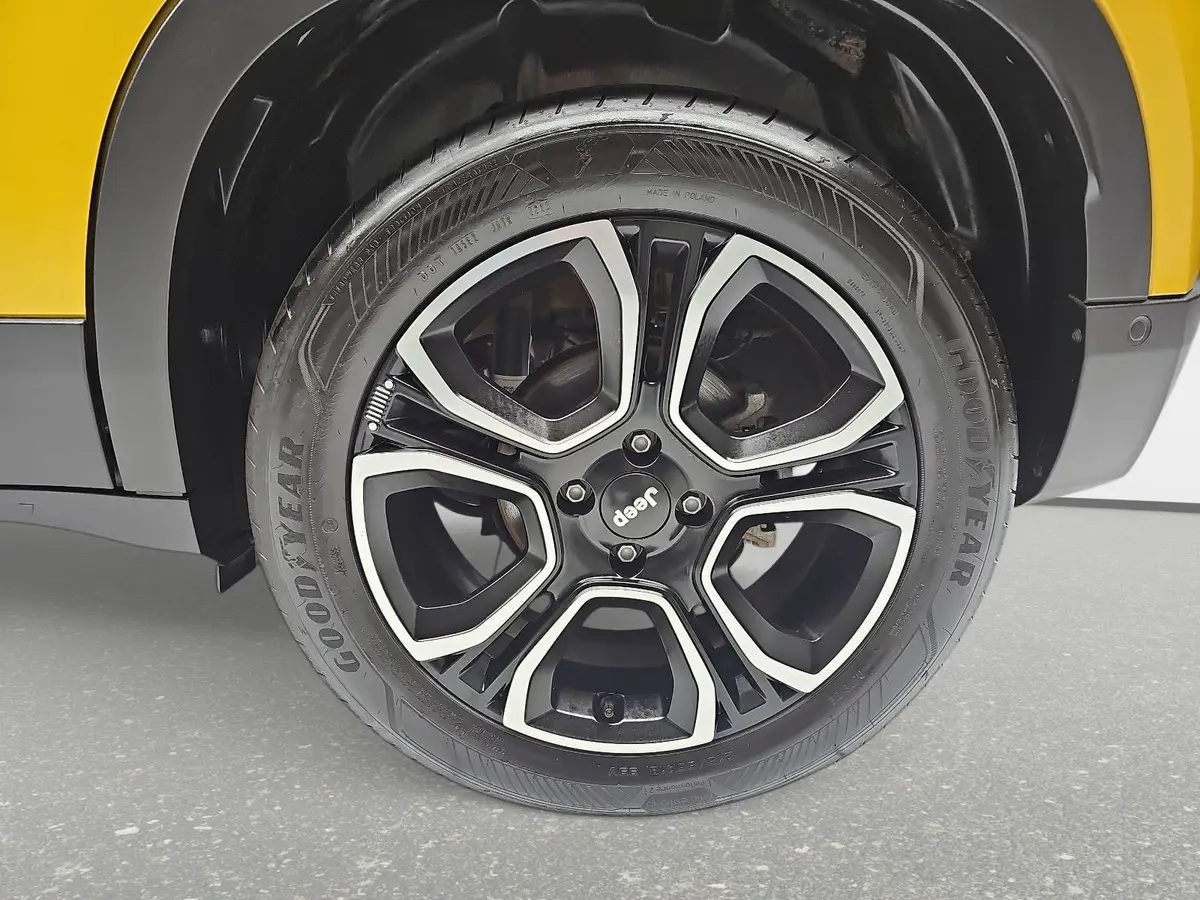 JEEP AVENGER ELEKTRO SUMMIT NAVI