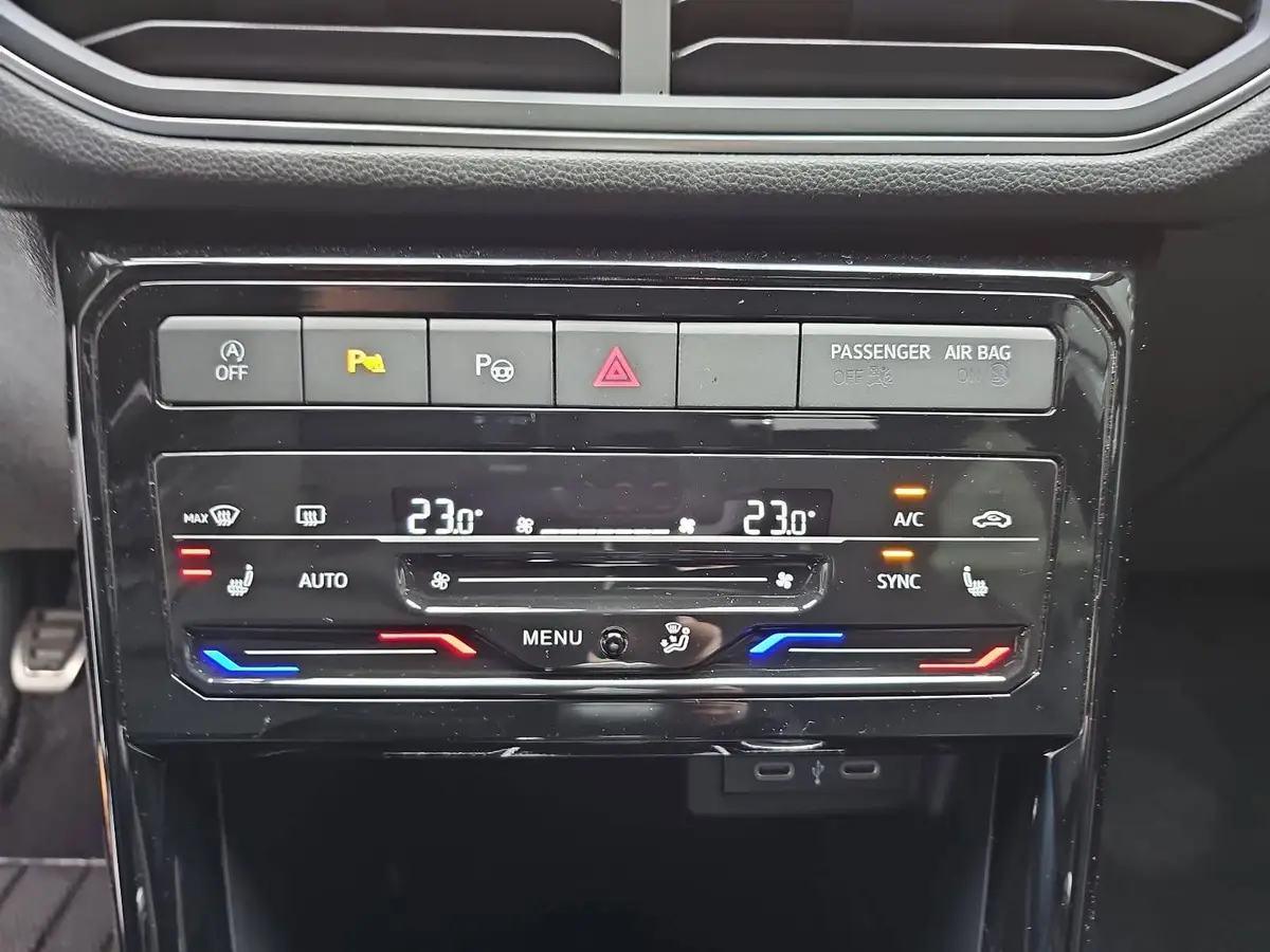 VW T-CROSS 1.0 TSI GOAL NAVI LED KLIMAAUTO ACC P-ASSIST WINTE