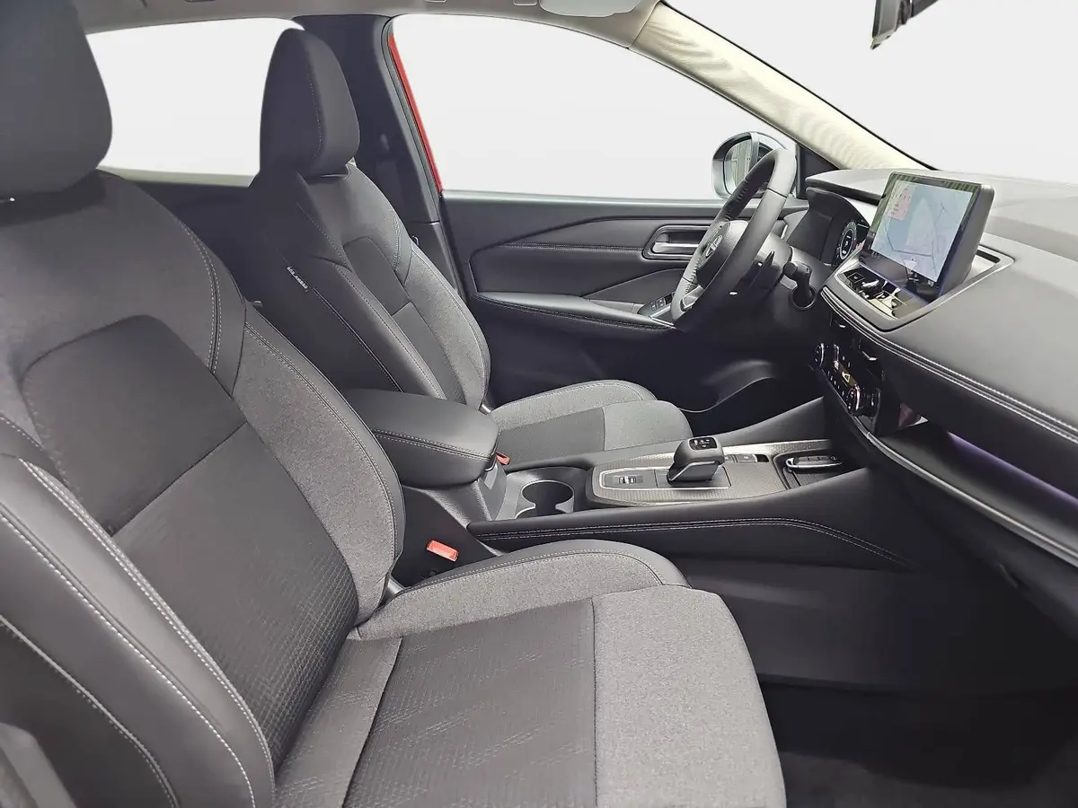 NISSAN QASHQAI 1.3 DIG-T XTRONIC N-CONNECTA PANO WINTER