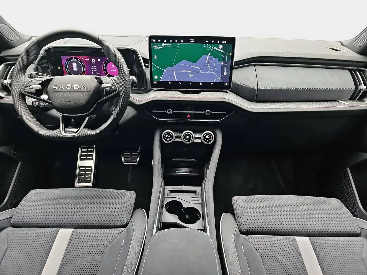 SKODA KODIAQ 1.5 TSI DSG IV PHEV SPORTLINE AHK PANO LM