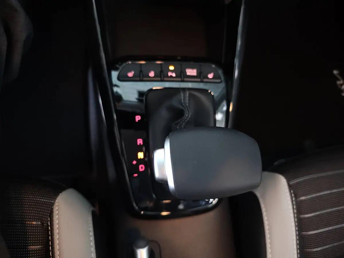 KIA STONIC 1.0 T-GDI 48V DCT SPIRIT TECHNOLOGIE