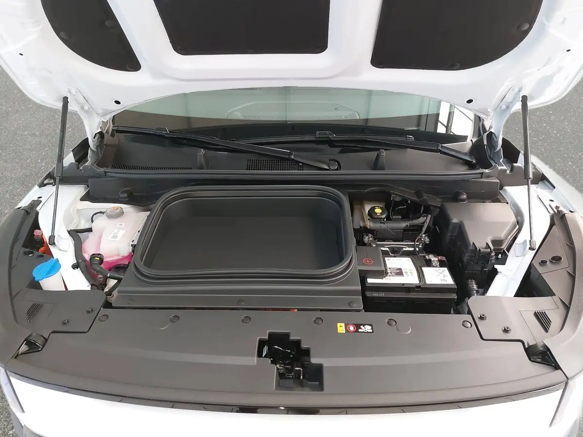 KIA EV2 61.0 KWH EARTH MJ27 4SITZE WINTER-CONNECT TECHN DRIVEWISE-PARK DESIGN