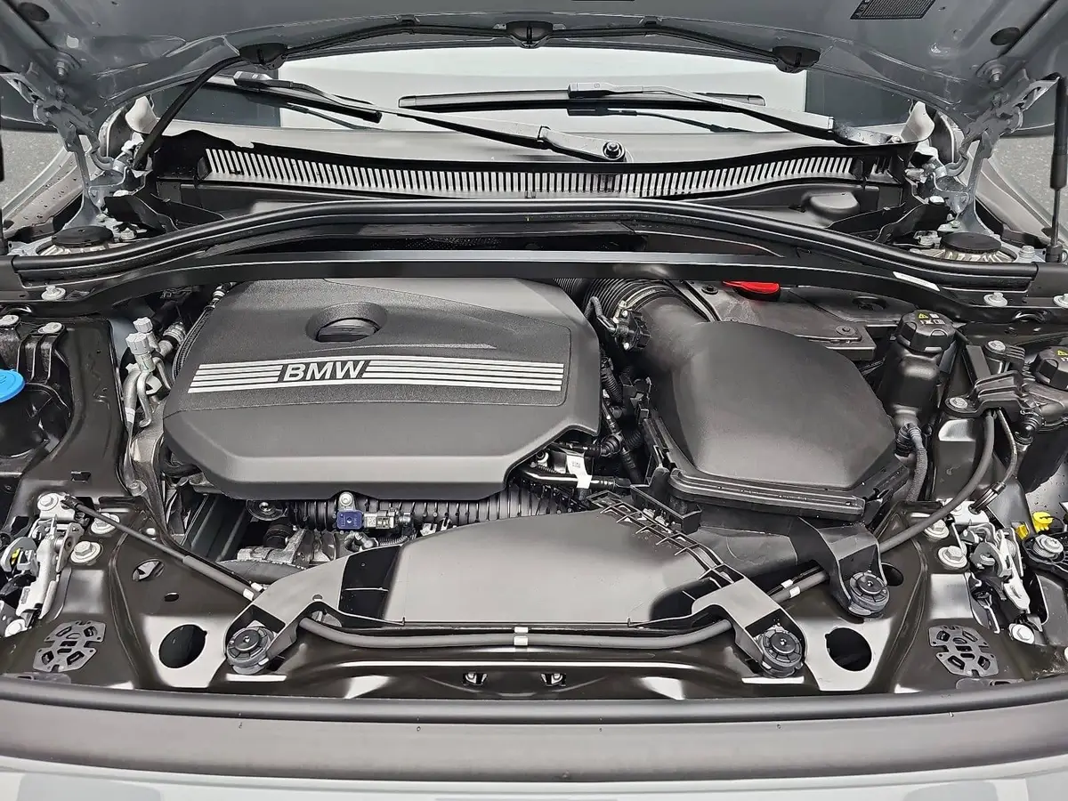 BMW 120 I M SPORT NAVI KLIMA LED SHADOW CARPLAY PANO KAME