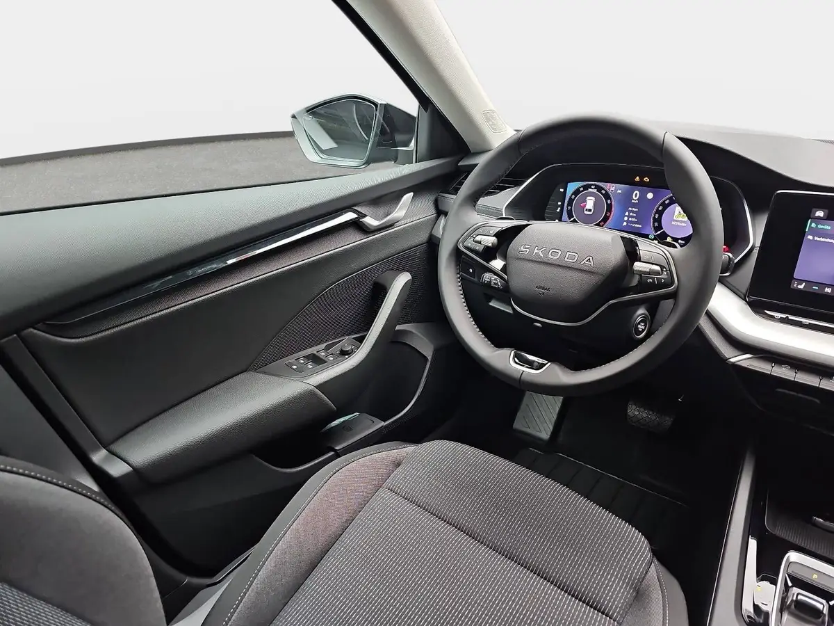 SKODA OCTAVIA COMBI 1.5 TSI DSG 130 JAHRE KLIMAAUTO LED SMARTLINK KAME