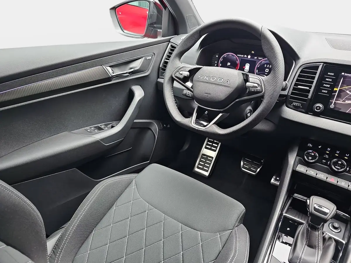SKODA KAROQ 1.5 TSI DSG SPORTLINE NAVI LED-MATRIX PANO CANTON