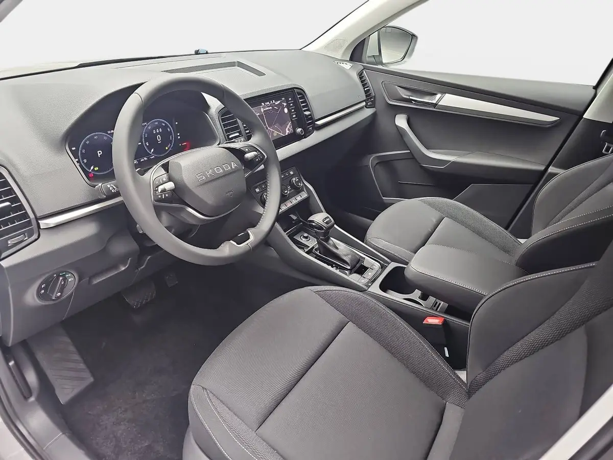 SKODA KAROQ 1.5 TSI DSG SELECTION LED ACC AHK