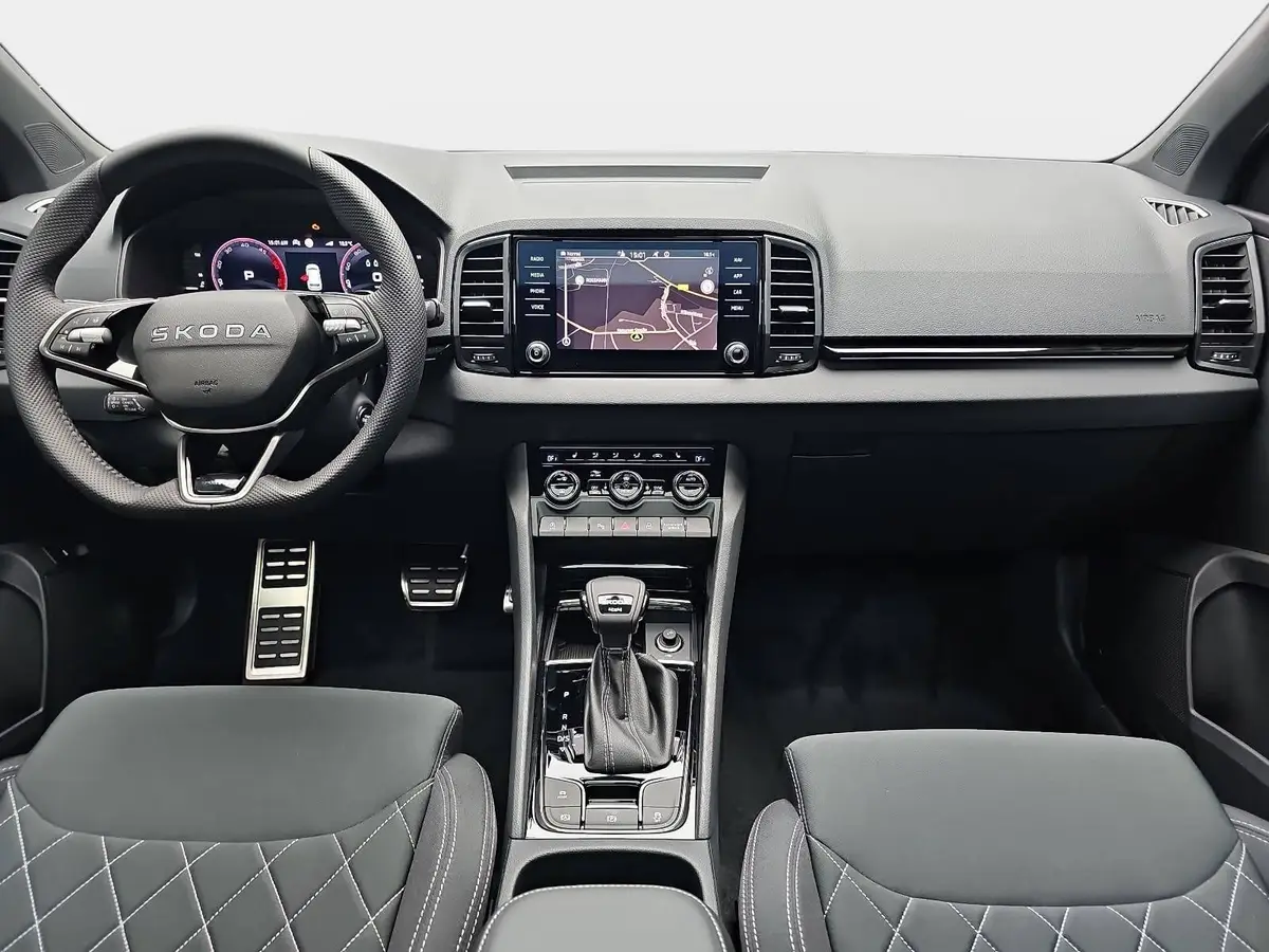 SKODA KAROQ 2.0 TSI DSG SPORTLINE 4X4 AHK PANO