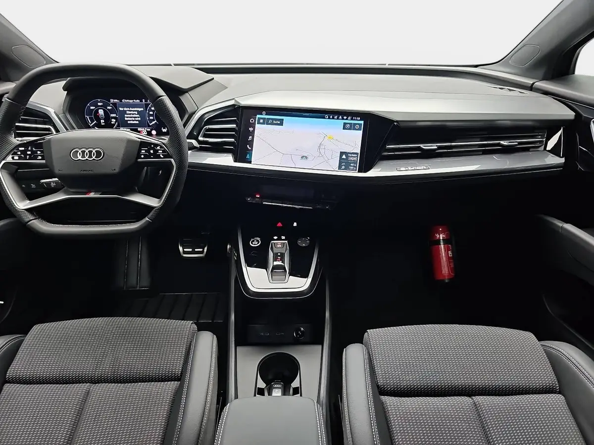 AUDI Q4 E-TRON 45 S-LINE 82KWH LED-MATRIX KAMERA