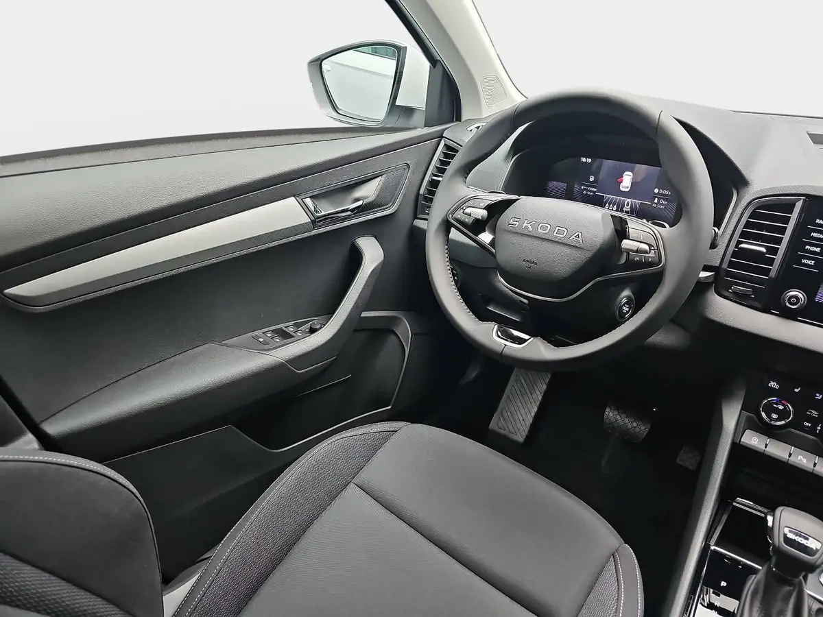 SKODA KAROQ 1.5 TSI DSG SELECTION LED AHK WINTER