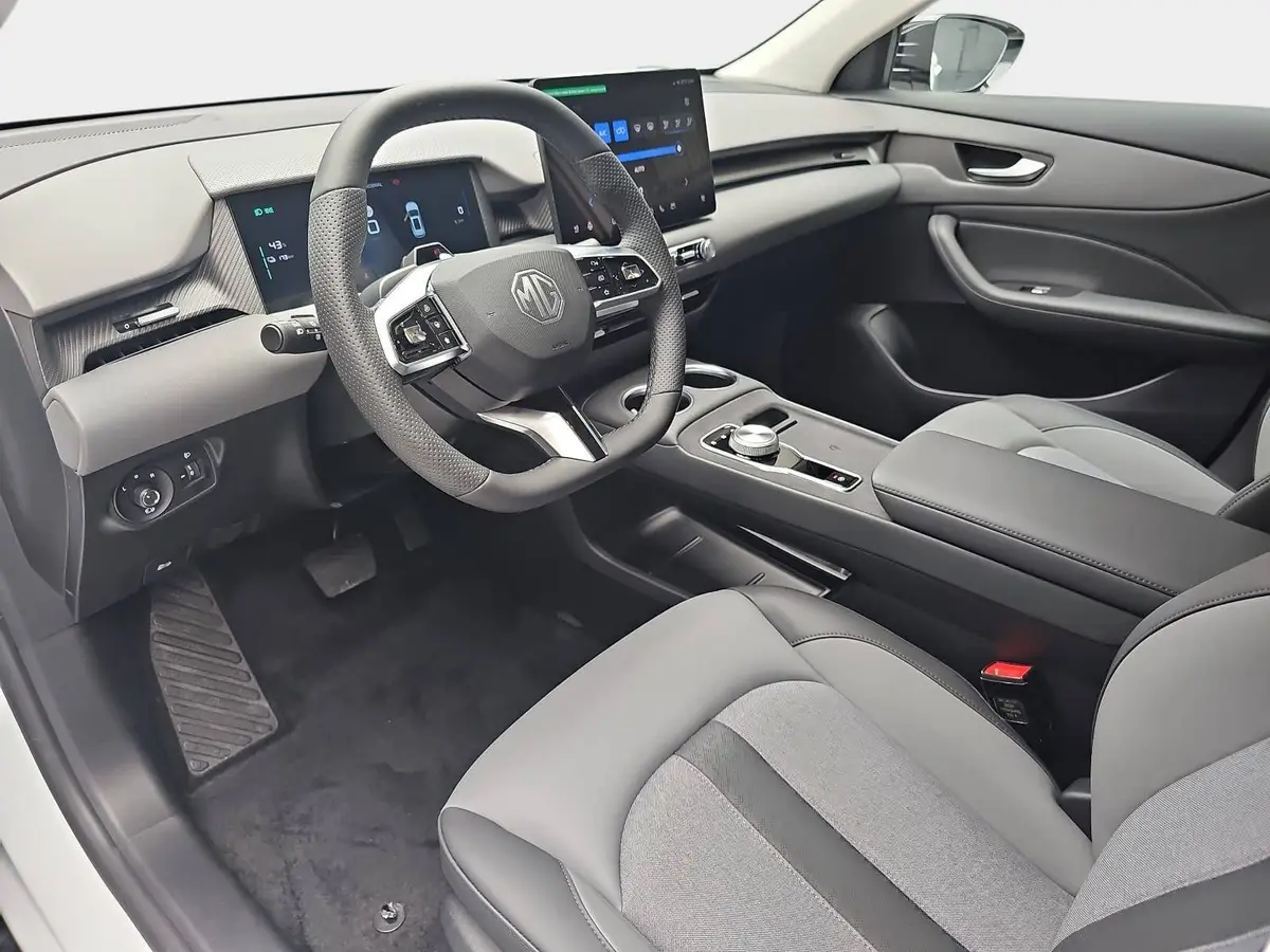 MG S5 EV 64 KWH MY25 LUXURY