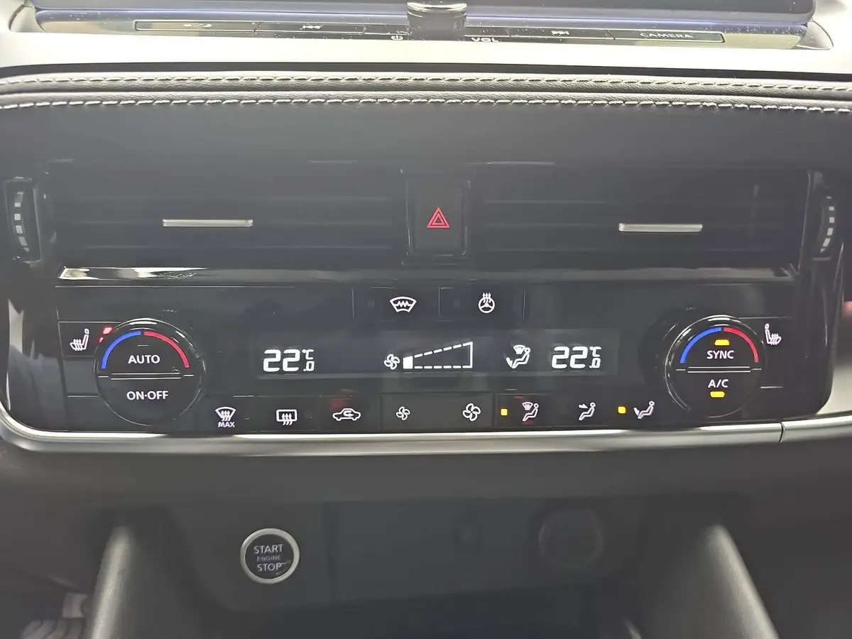 NISSAN QASHQAI 1.3 DIG-T MHEV AUTO. N-CONNECTA WINTER PANORAMA