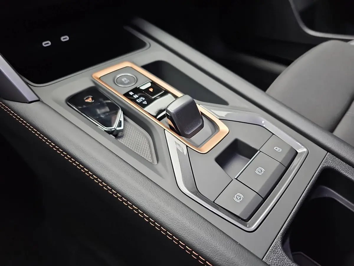 CUPRA FORMENTOR 1.5 ETSI DSG LED EDGE PAKET EL.HECKKLAPPE KAM