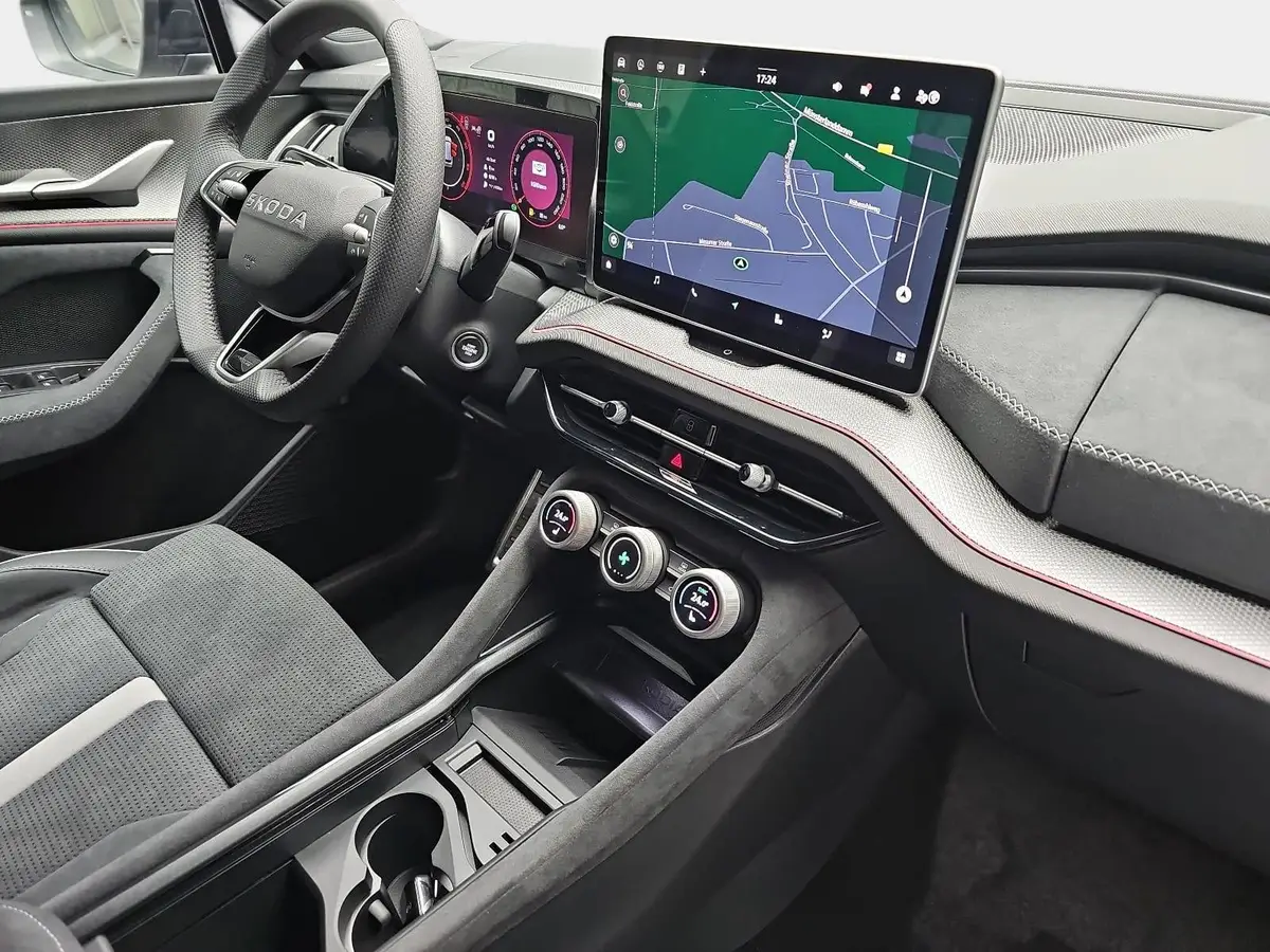 SKODA KODIAQ 2.0 TDI DSG SPORTLINE 4X4 NAVI LED ACC PANO 7S AHK