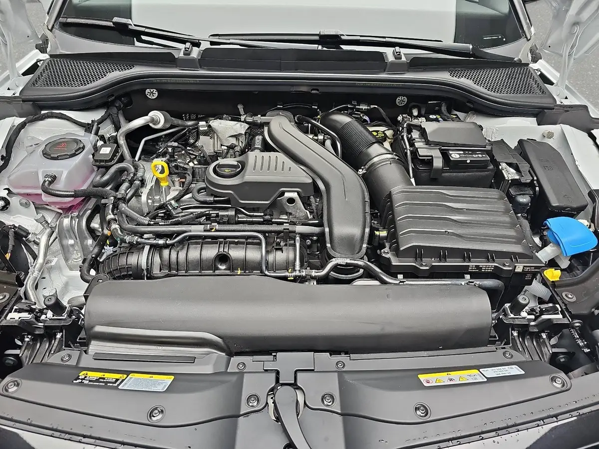 SKODA KAMIQ 1.5 TSI DSG MONTE CARLO NAVI MATRIX-LED PANO WINTE