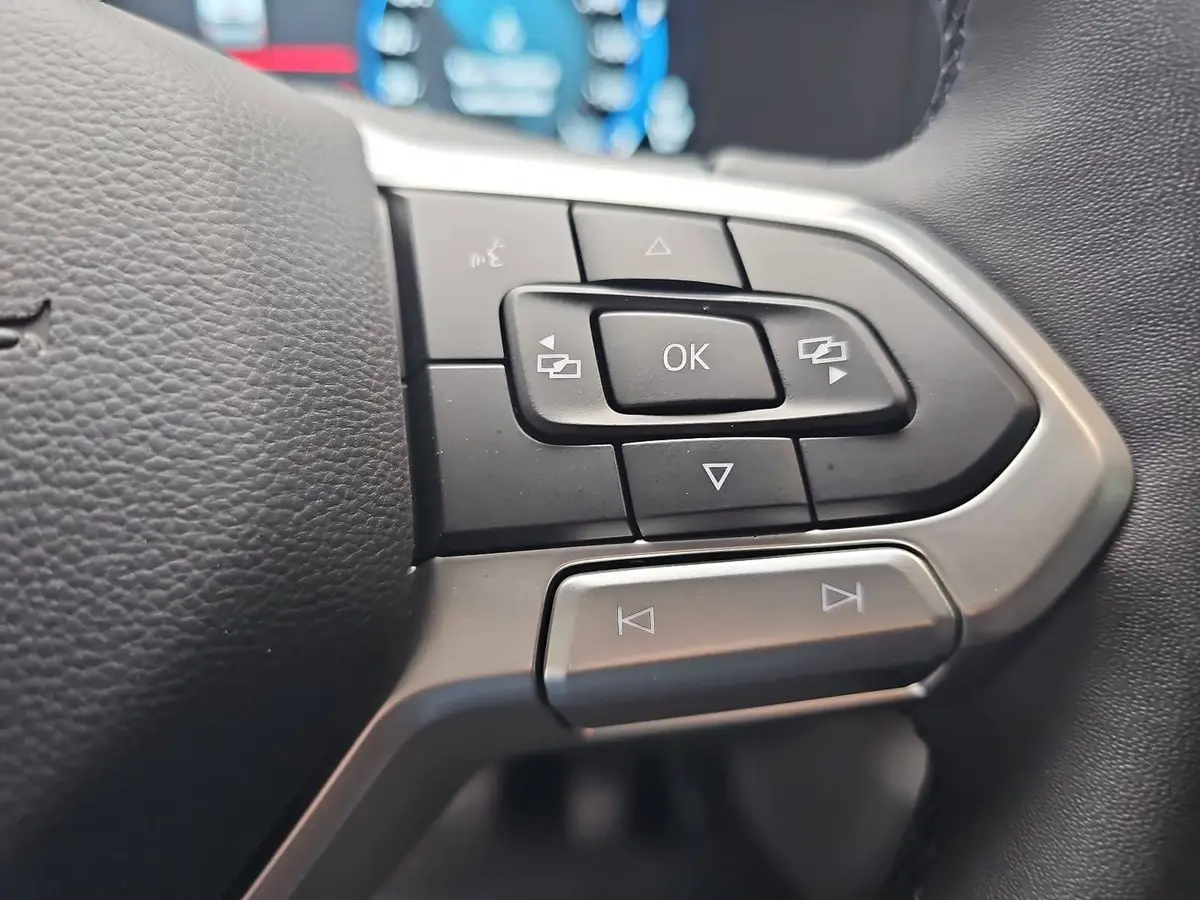 VW T7 TRANSPORTER 2.0 TDI DSG KASTEN L2H1 NAVI LED ACC WINTER 3-S KA