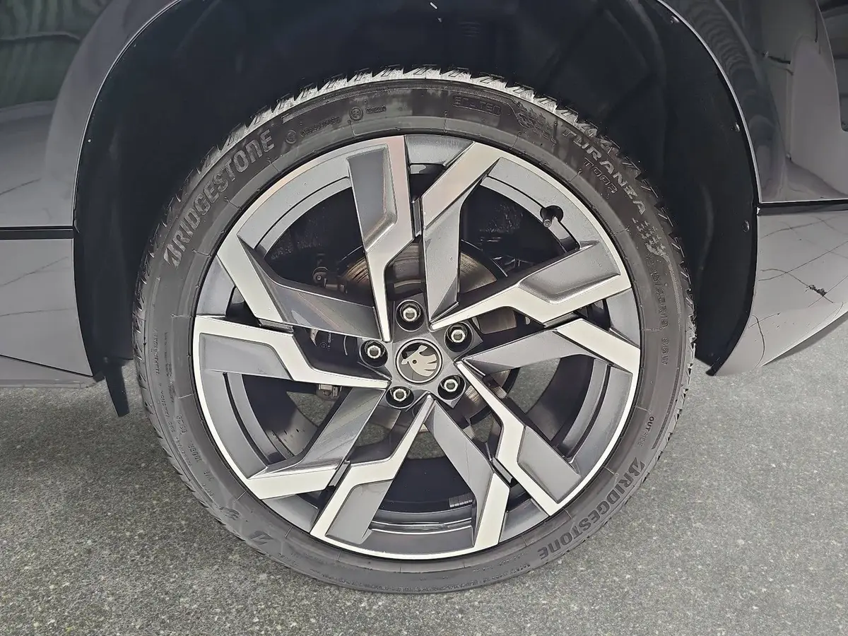 SKODA KAROQ 2.0 TDI DSG SPORTLINE 4X4 NAVI LED