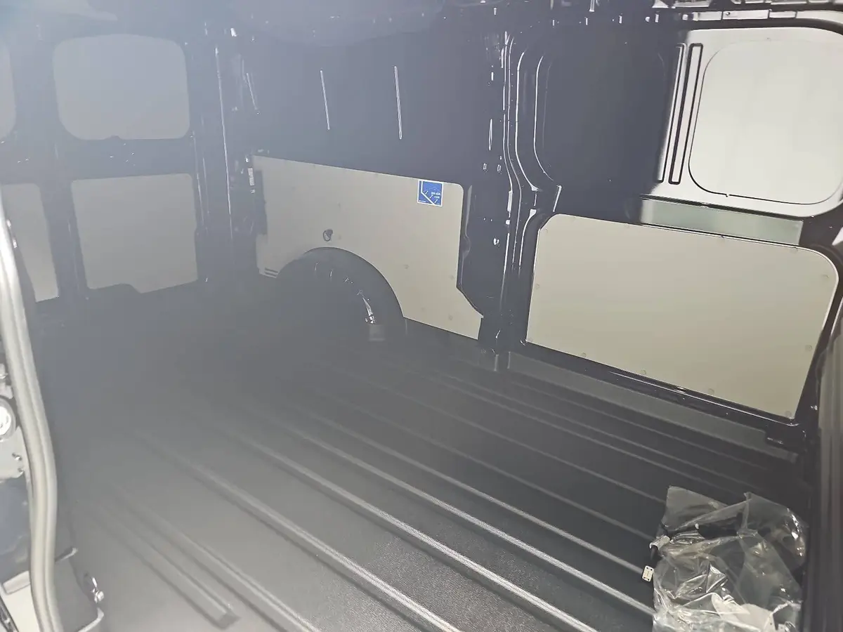 VW T7 TRANSPORTER 2.0 TDI DSG KASTEN L2H1 LED