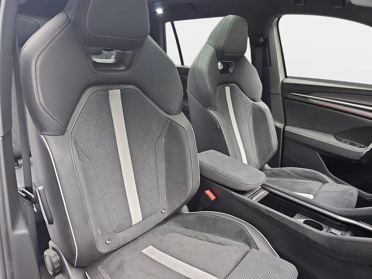 SKODA KODIAQ 2.0 TSI DSG SPORTLINE 4X4 PANO LED AHK