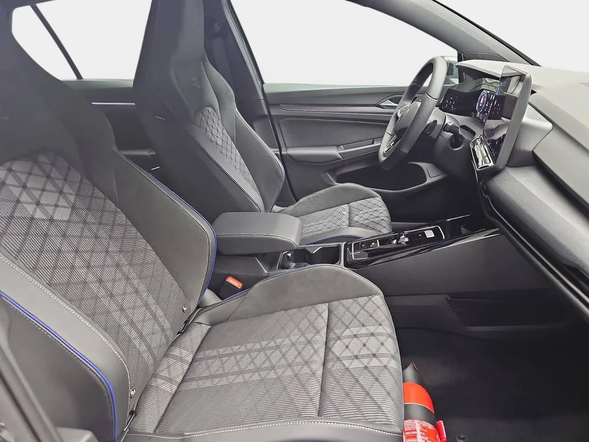 VW GOLF 1.5 ETSI DSG VIII R-LINE NAVI MATRIX-LED