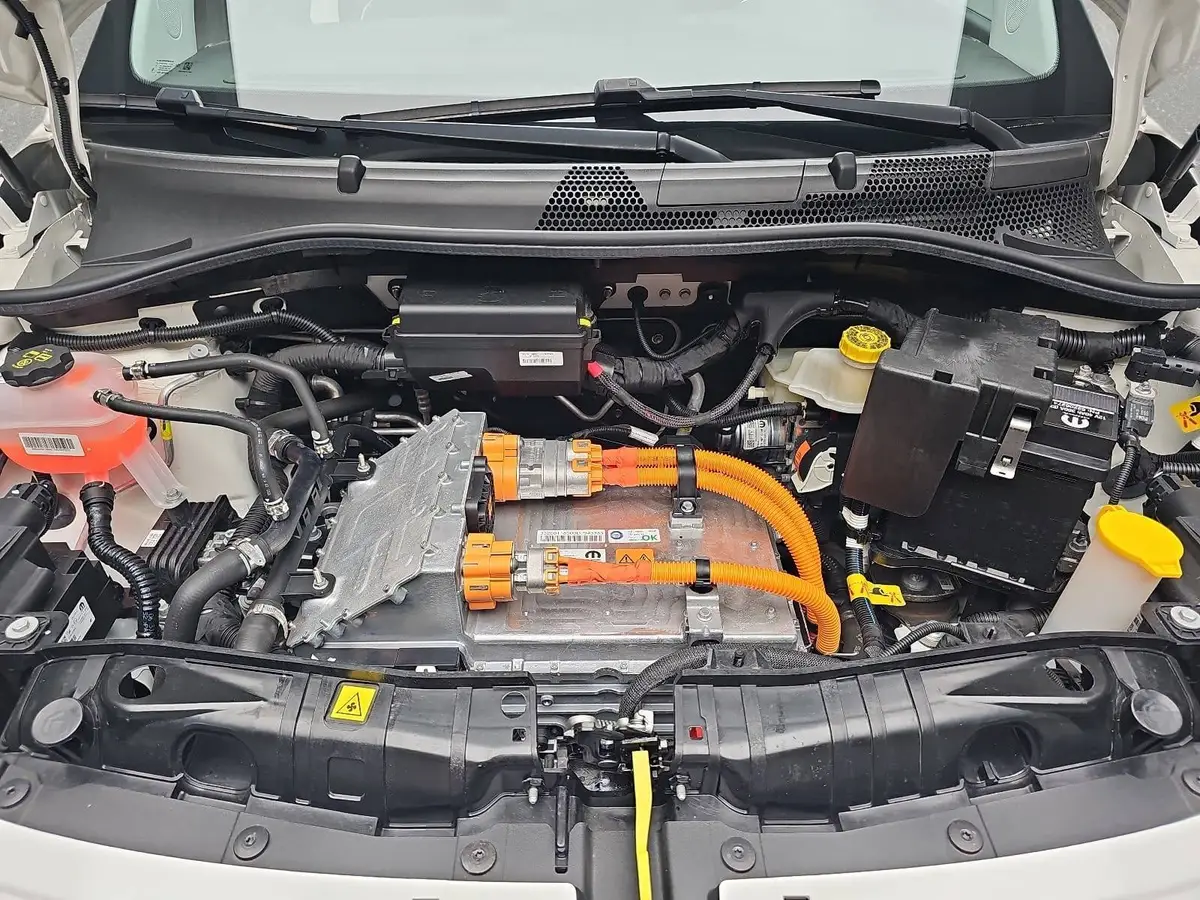 FIAT 500C ELEKTRO 42 KWH KOMFORT PAKET, 16-ZOLL LM-FELGEN