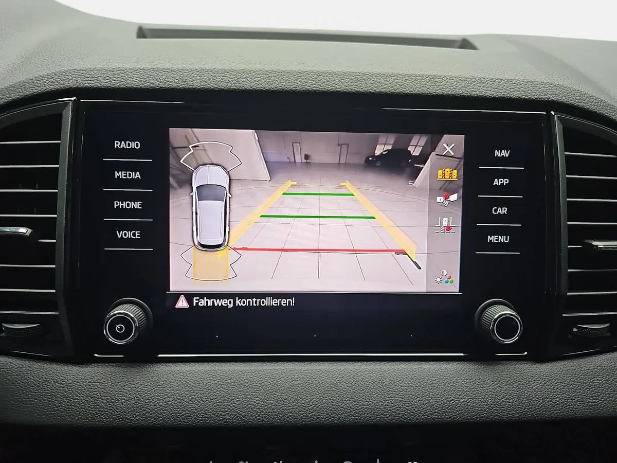 SKODA KAROQ 1.5 TSI DSG SELECTION LED AHK WINTER
