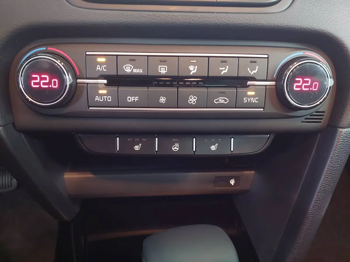 KIA XCEED 1.6 T-GDI 150 DCT SPIRIT MJ26 XCLUSIVE