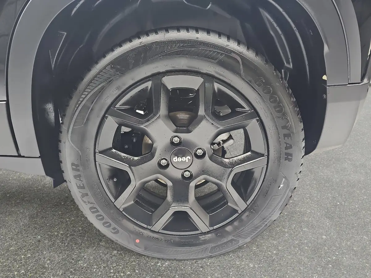 JEEP AVENGER 1.2 E-HYBRID T3 DCT BLACK EDITION MJ26 INFOTAINMENT & KOMFORTPAKET