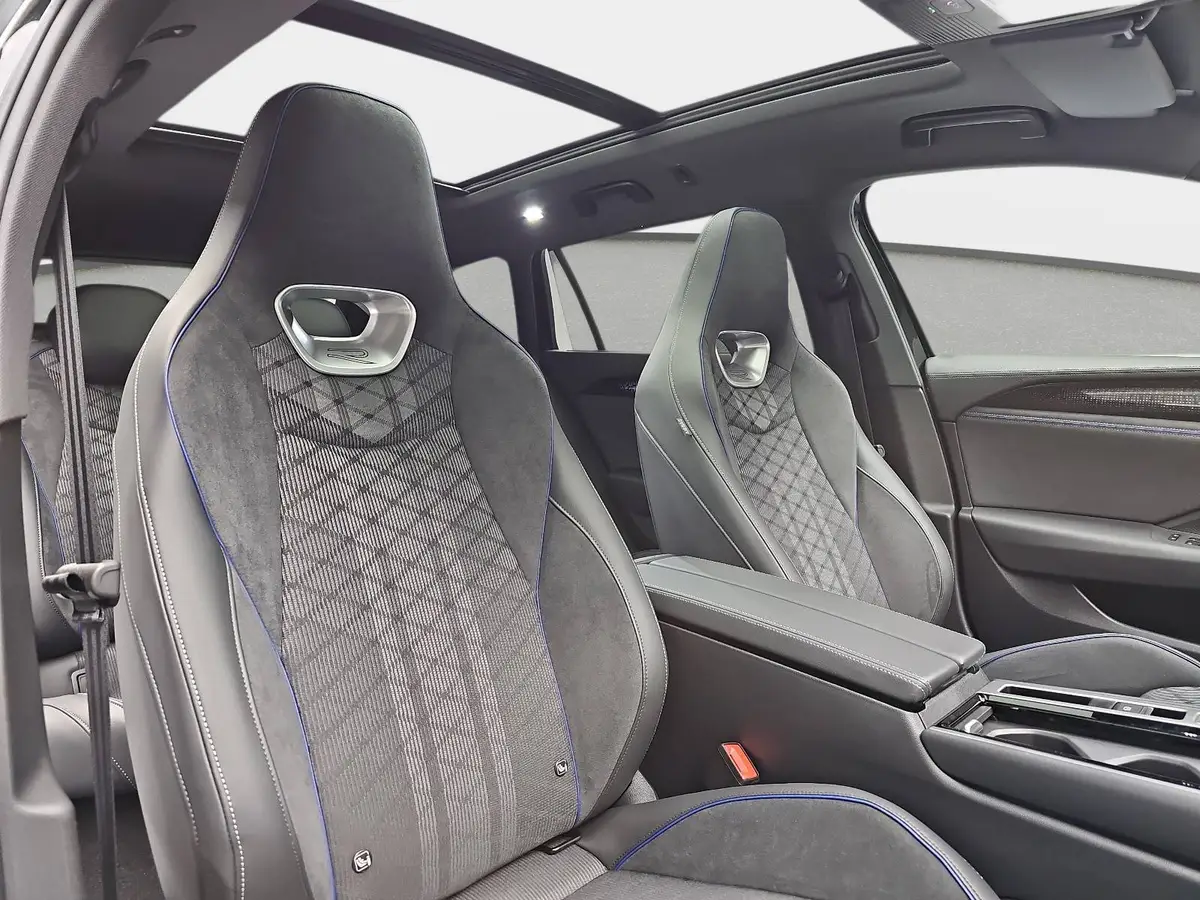 VW PASSAT VARIANT 2.0 TDI DSG R-LINE NAVI LED-MATRIX ACC PANO BLACK 