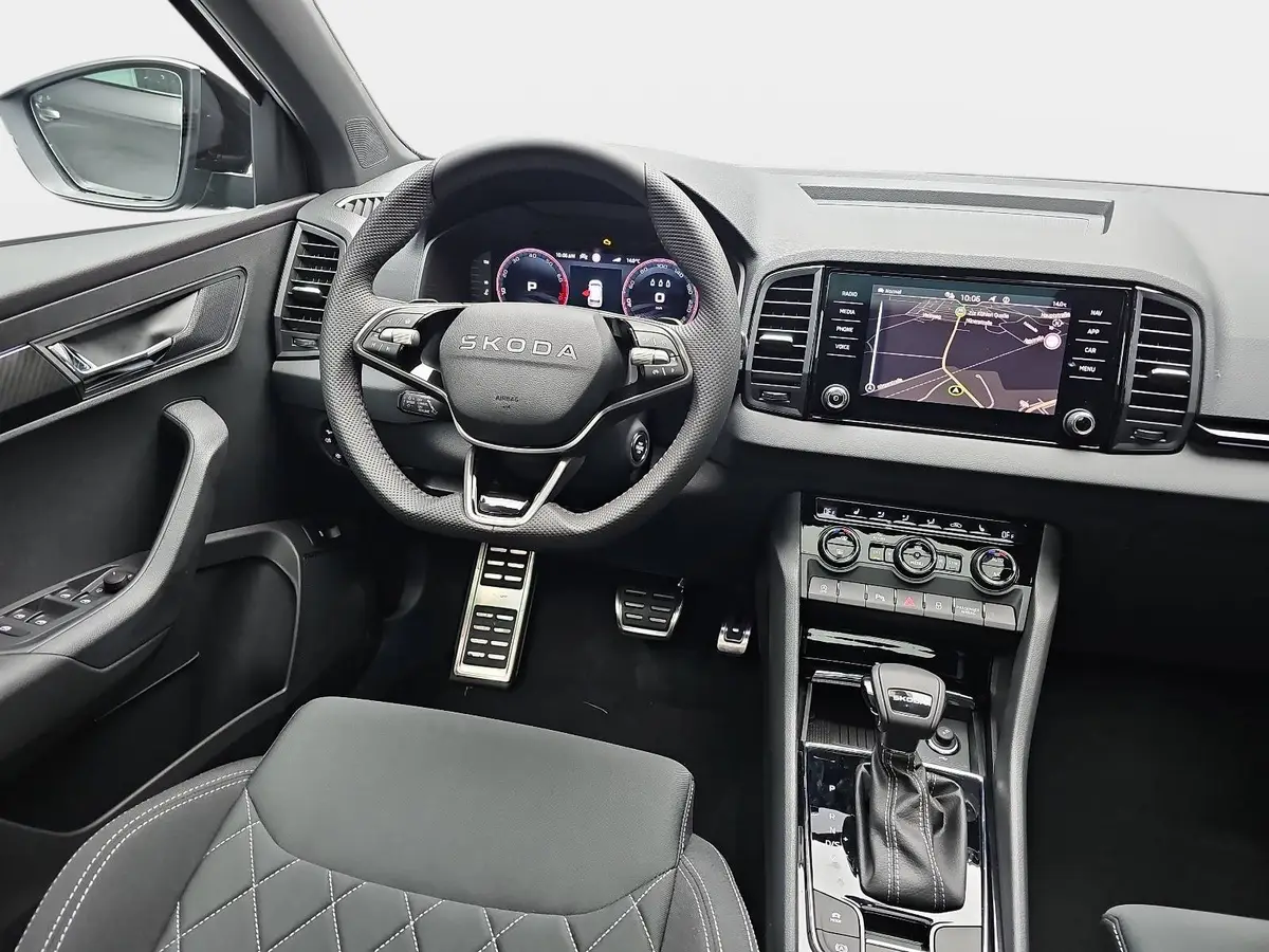 SKODA KAROQ 1.5 TSI DSG SPORTLINE NAVI LED PANO ACC WINTER KAM